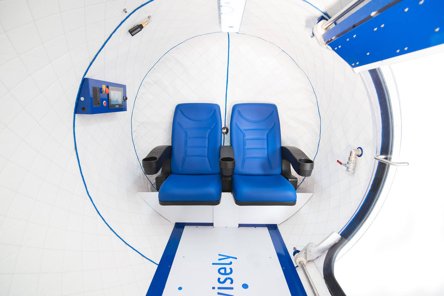 OxyLife C - Premium Multiplace Hyperbaric Oxygen Chamber